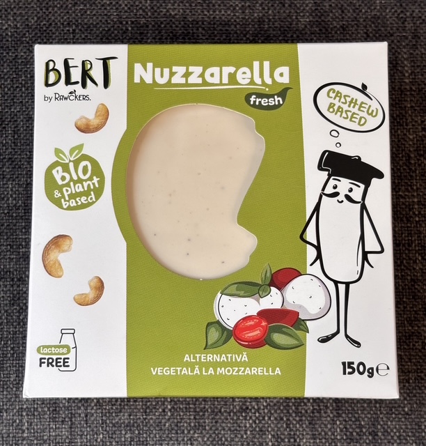 Nuzzarella — alternativă vegetală la mozzarella din nuci de caju