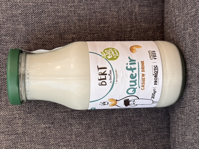 Quefir — alternativă vegetală la chefir din nuci de caju